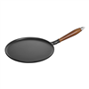 Staub cast iron crepe pan set (spreader and spatula) in black matte with 10% discount.